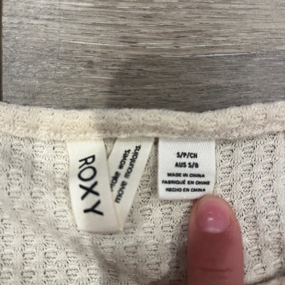 Roxy - Long Sleeve Cropped Waffle Top Solid Crew Neck Top - Picture 3 of 4